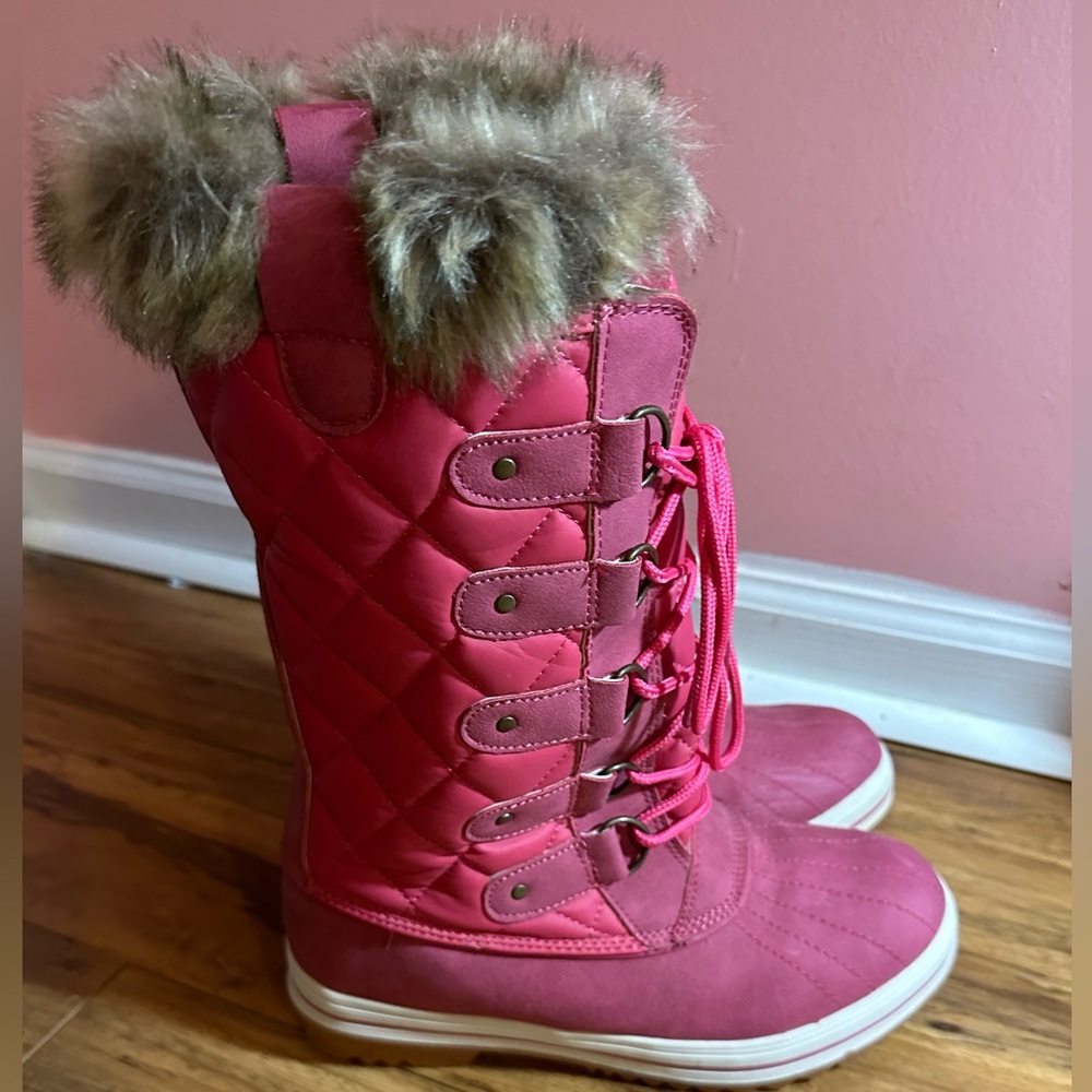 Snow boots